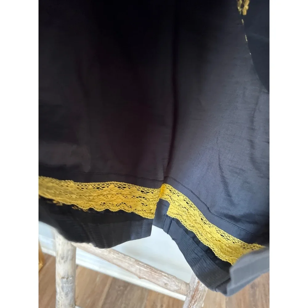 Anthropologie Floreat yellow floral embroidered fennel skirt Black yellow size 8